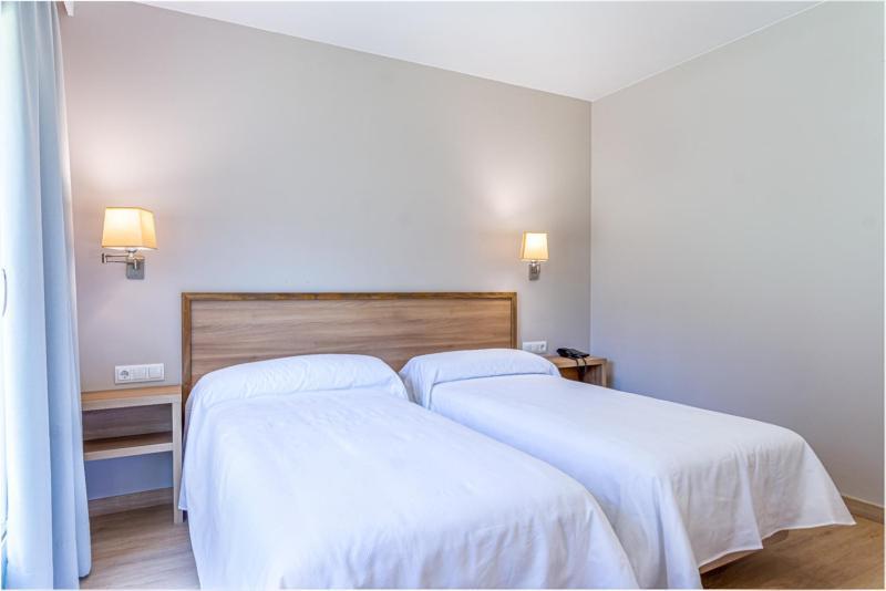 Hotel Jaume D'Urgell บาลาเกย์ ภายนอก รูปภาพ