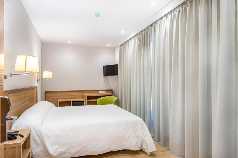 Hotel Jaume D'Urgell บาลาเกย์ ภายนอก รูปภาพ